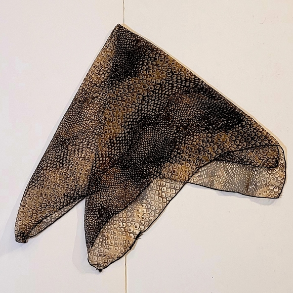 Square scarf - Picture 2 of 5